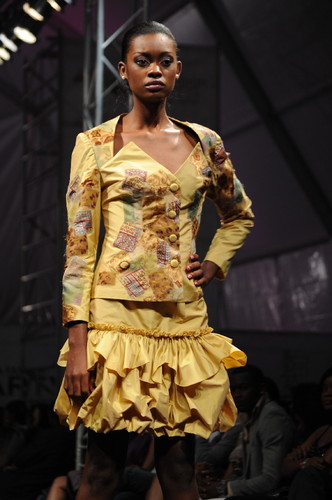Vestido por Augustus