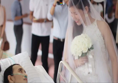HD Noivo desmaia e o casamento toma lugar no hospi