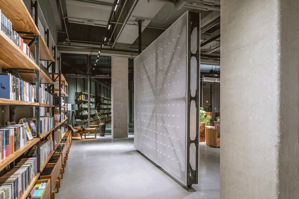 02_Rotatable_long_walls_©_Jin_Weiqi.jpg