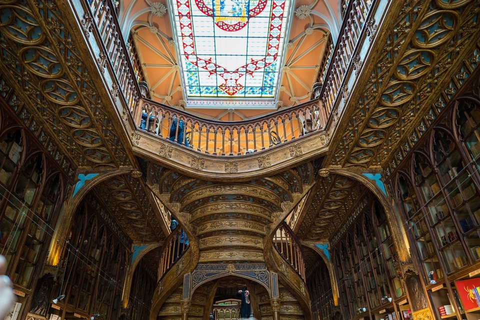 1280px-Livraria_Lello_Bookshop_Porto_(27990938057)