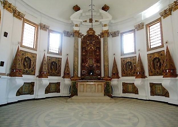 Igreja de Santa Cruz. Santuário 01 a.jpg