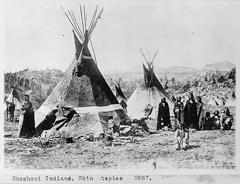 Shoshoni_tipis.jpg
