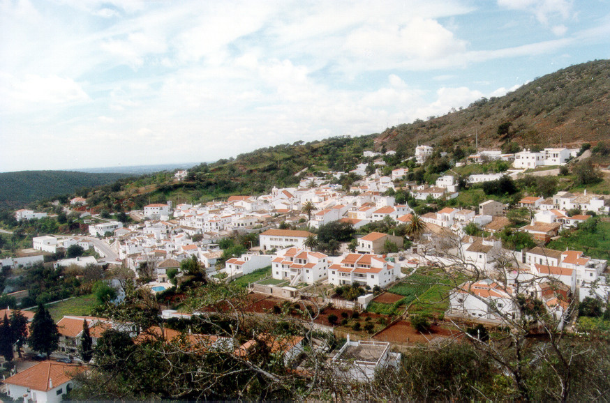 Vista da aldeia de Alte.jpg