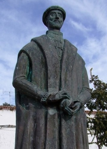 Pedro_Nunes_estatua.width-500.jpg