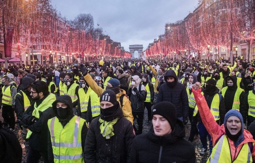 yellow_vests_2-880x563.jpg
