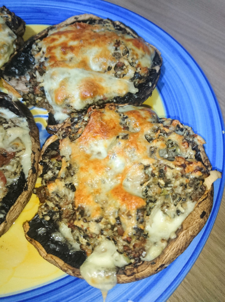 Cogumelos Portobello recheados___ Cogumelos Portobello recheados___