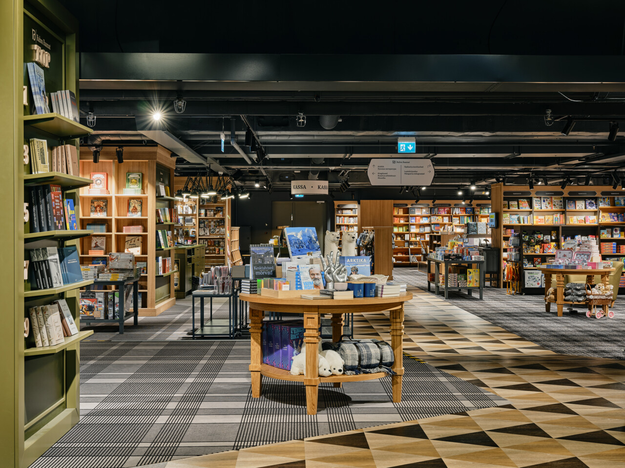 Rahva-Raamat-bookstore-in-Tallinn-Viru-Centre.-Pho