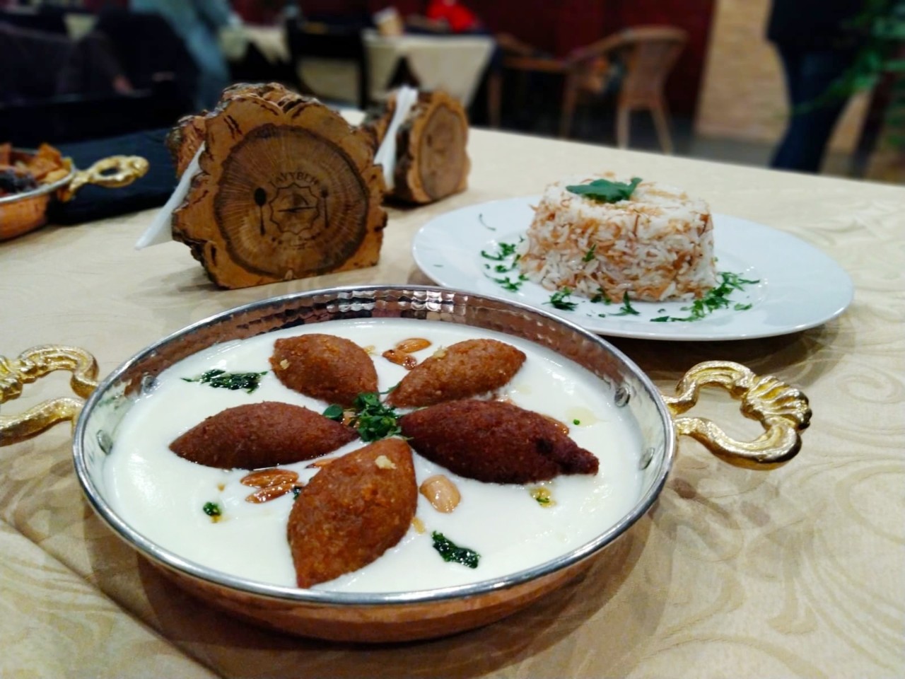 Tayybeh - Kibbeh Labanieh e Arroz Sírio