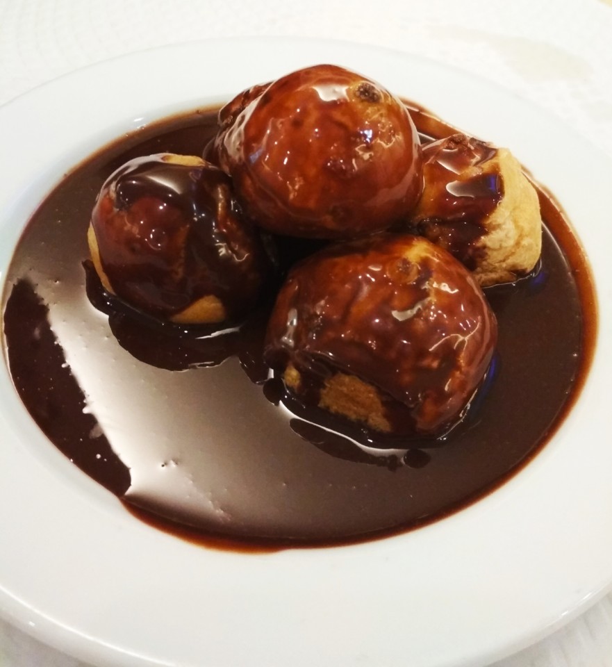 Edmundo - Profiteroles