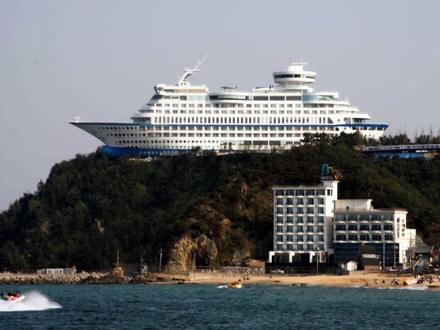 O Sun Cruise Resort & Yacht &eacute; um hotel que fica d