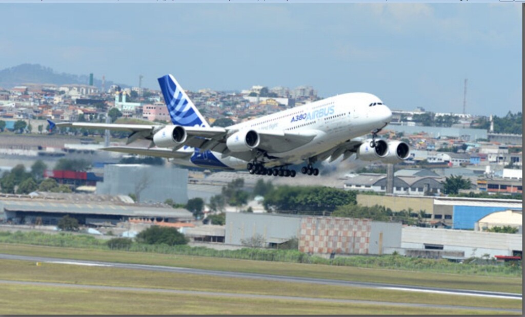 A380 decola do Aeroporto Internacional de Cumbica,