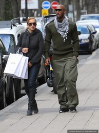 fb_tEj4G49z8WwNzN1s9uz3