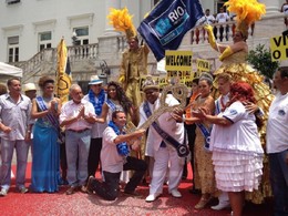 Carnaval - Prefeito do Rio entrega a chave da cida